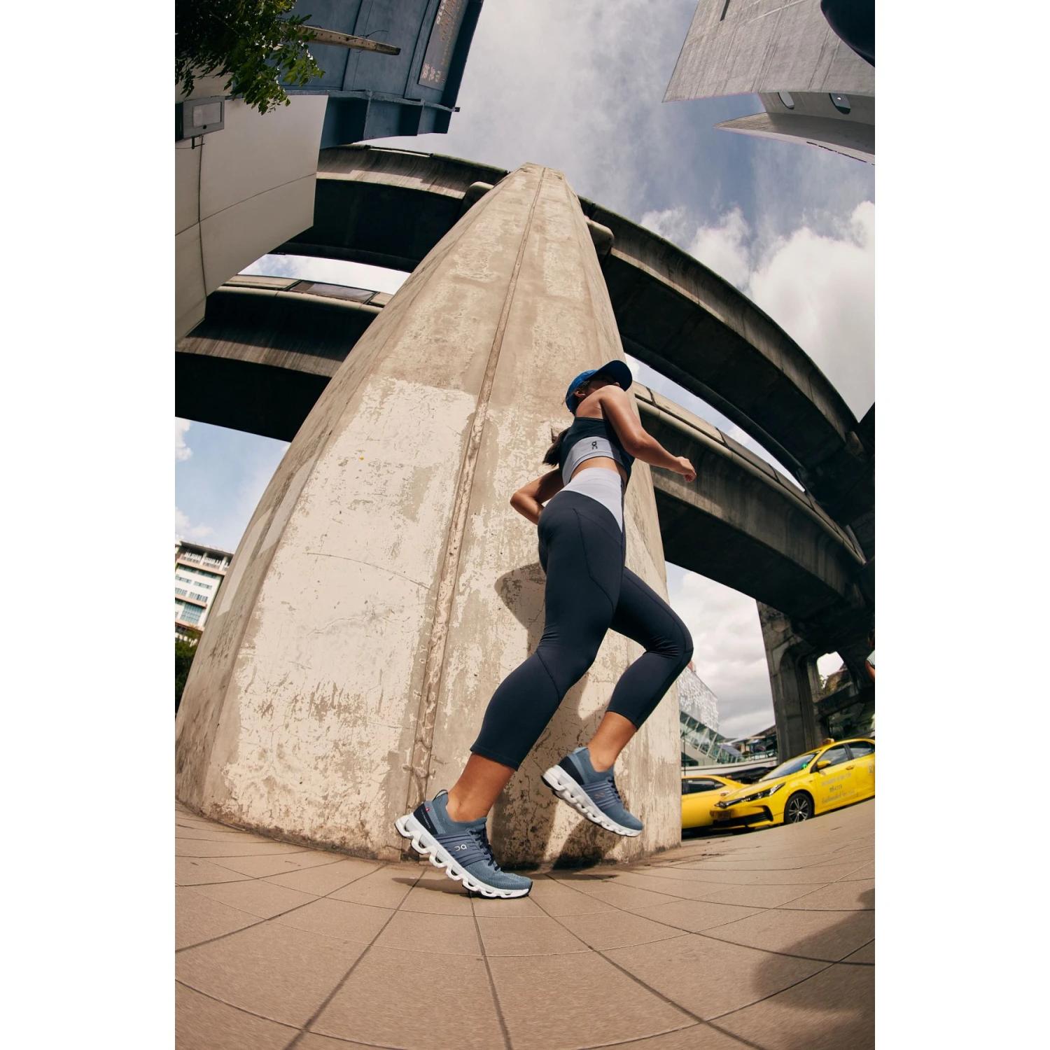 On Running On Cloudswift 3 Women Running Shoe - Metal & White 9 On Running On Cloudswift 3 Women Running Shoe - Metal & White - Image 7