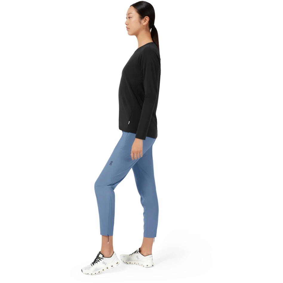 On Running On Comfort Long-T Women Long Sleeve Running Shirt - Black 4 On Running On Comfort Long-T Women Long Sleeve Running Shirt - Black - Image 2
