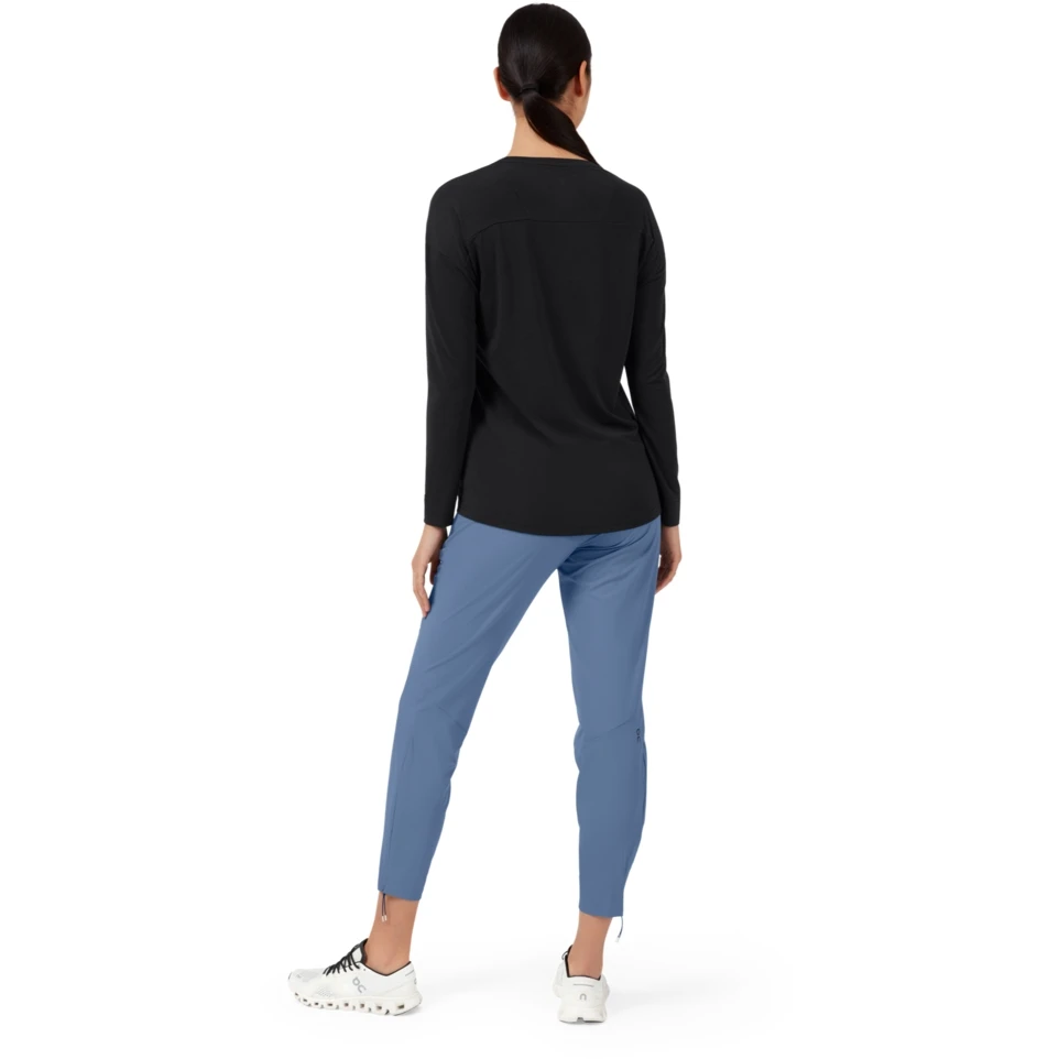 On Running On Comfort Long-T Women Long Sleeve Running Shirt - Black 5 On Running On Comfort Long-T Women Long Sleeve Running Shirt - Black - Image 3