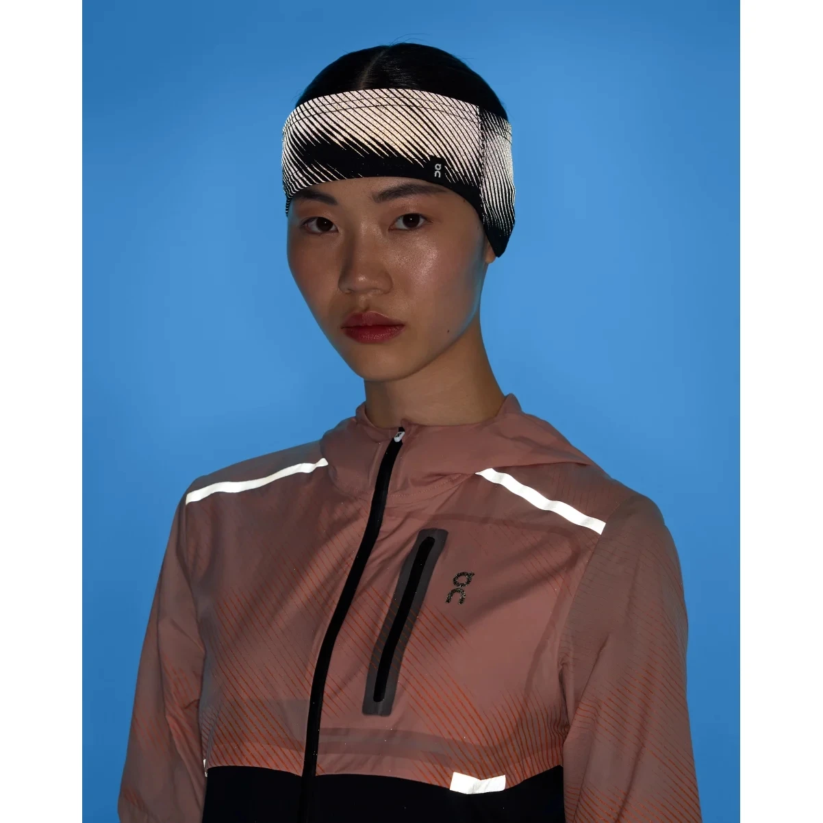 On Running On Lumos Headband - Black 5 On Running On Lumos Headband - Black - Image 3