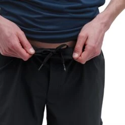 On Running On 5 Inch Lightweight Shorts Men - Black -On Running Sales Store on running 5 inch lightweight shorts black 7 1278376