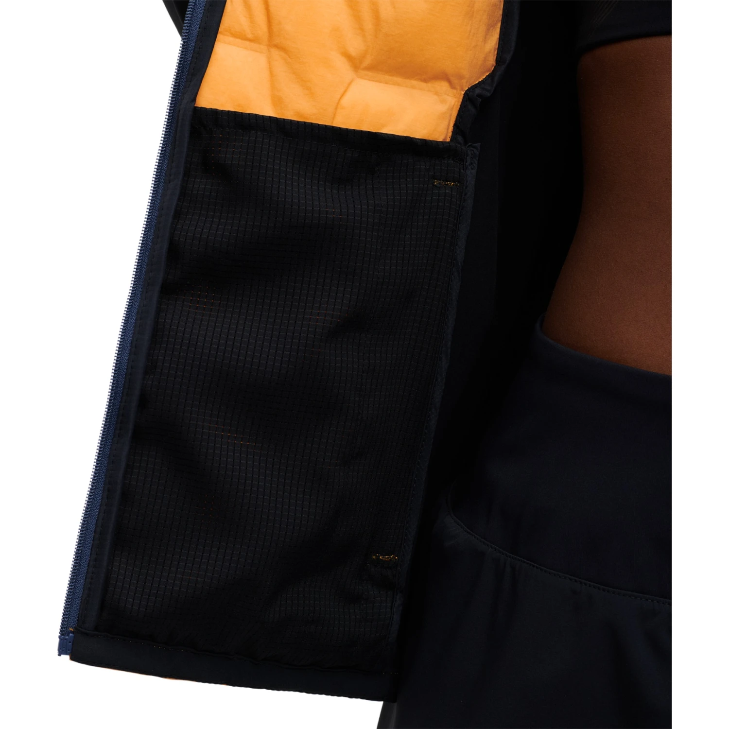 On Running On Climate Jacket Women - Mango & Black 7 On Running On Climate Jacket Women - Mango & Black - Image 5