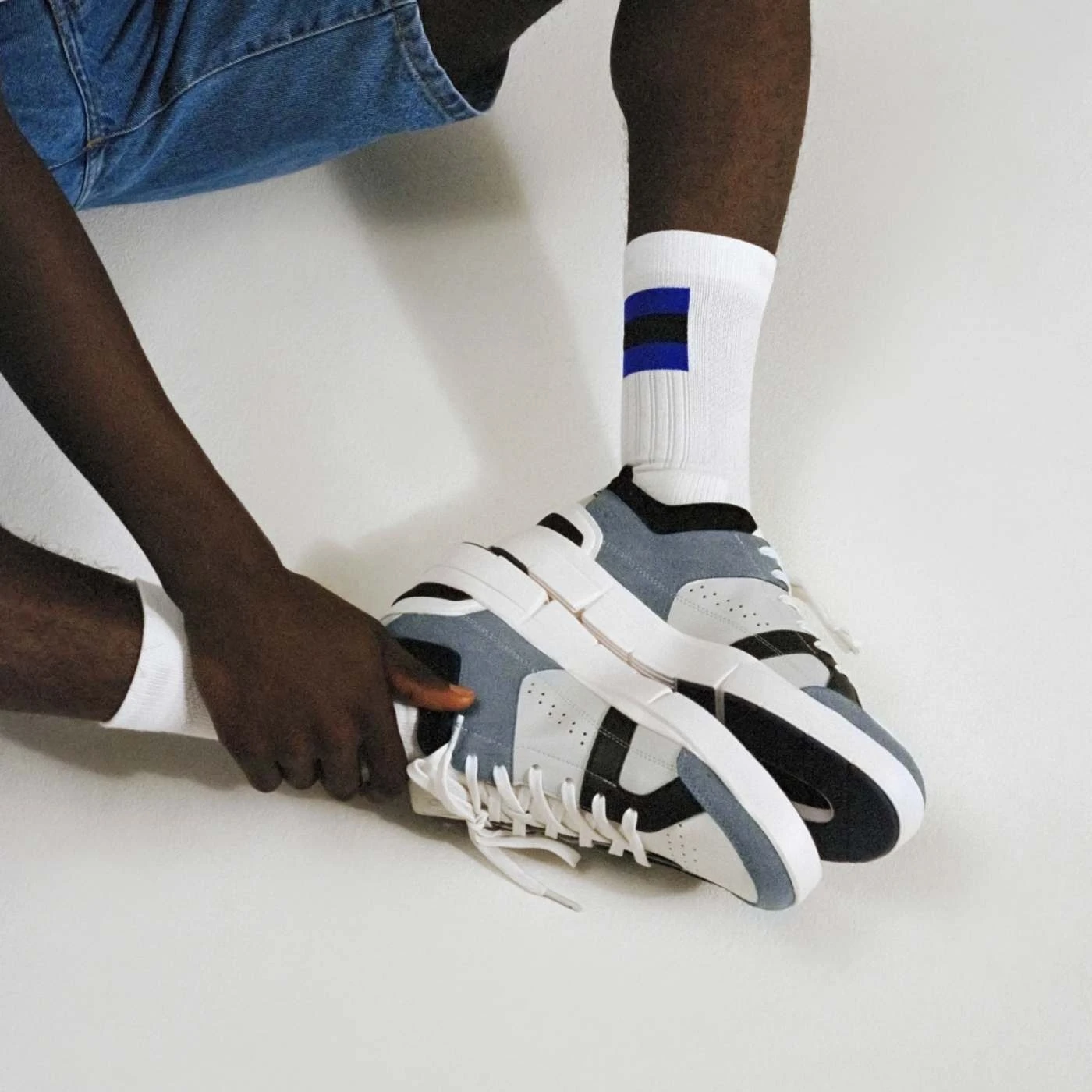 On Running On Tennis Sock - White & Indigo 6 On Running On Tennis Sock - White & Indigo - Image 4