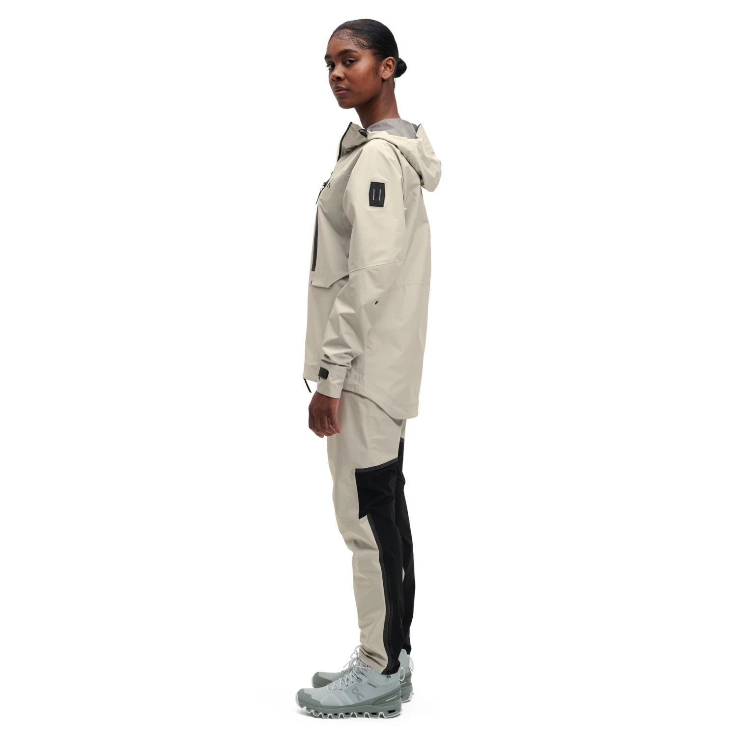 On Running On Storm Jacket Women - Pearl 4 On Running On Storm Jacket Women - Pearl - Image 2