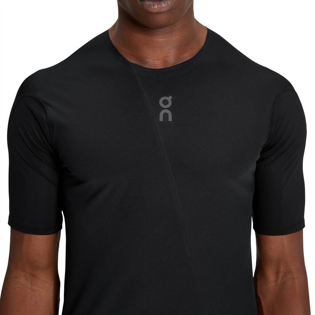 On Running On Ultra-T Running Shirt Men - Black 6 On Running On Ultra-T Running Shirt Men - Black - Image 4