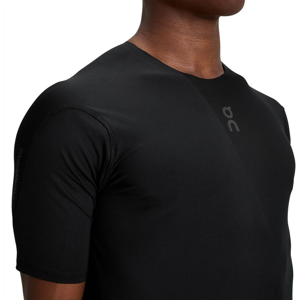 On Running On Ultra-T Running Shirt Men - Black 7 On Running On Ultra-T Running Shirt Men - Black - Image 5